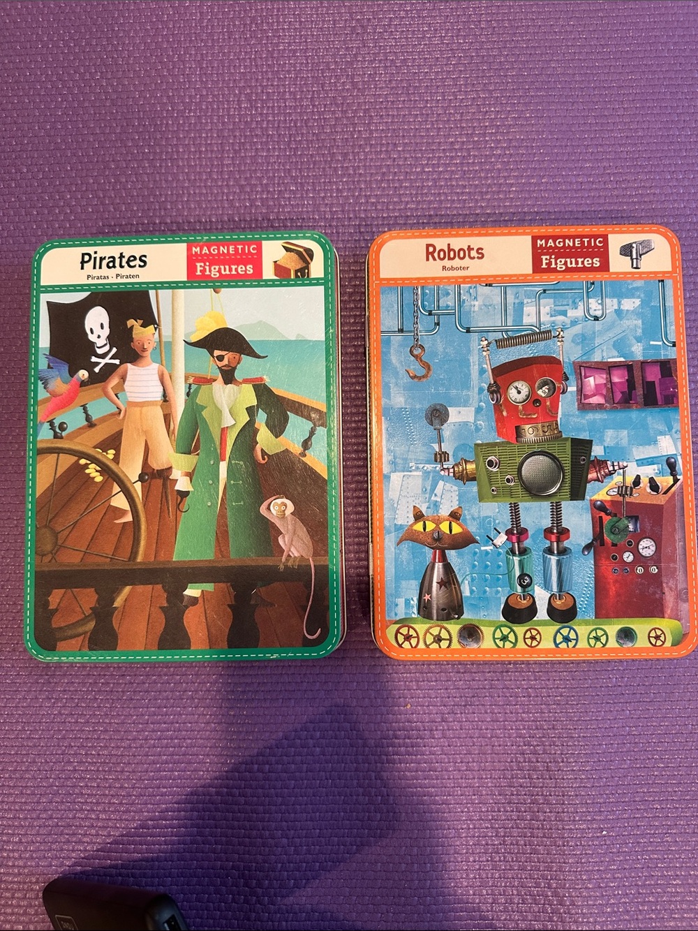 Pirates & Robots Magnetic Figure Playsets Bundle